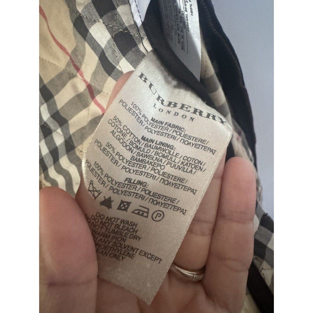 Burberry Black Quilted Jacket with Vintage Check Lining - Picture 7 of 9